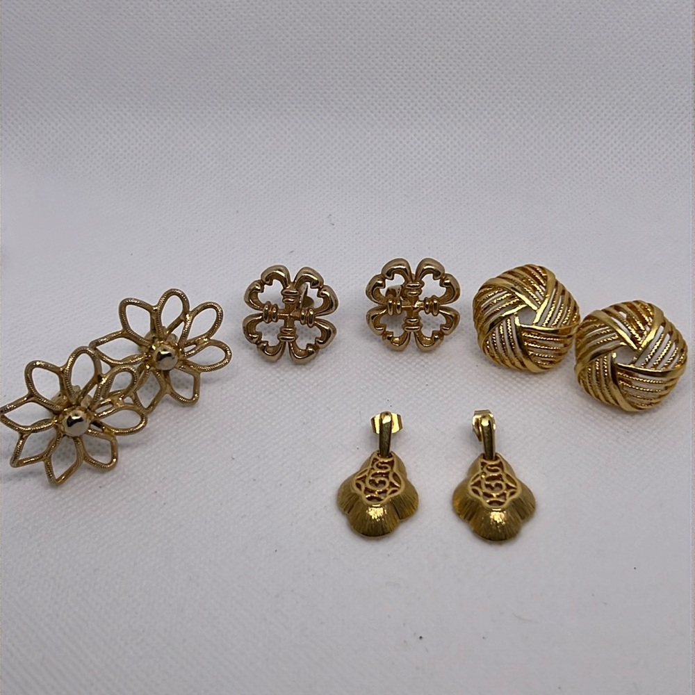 Vintage earrings a lot of 4